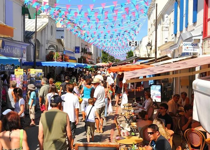 T2 A 50m De La Avec Cour, Wifi Et Equipements Bebe - 4 Pers, - Fr-1-258-194 *